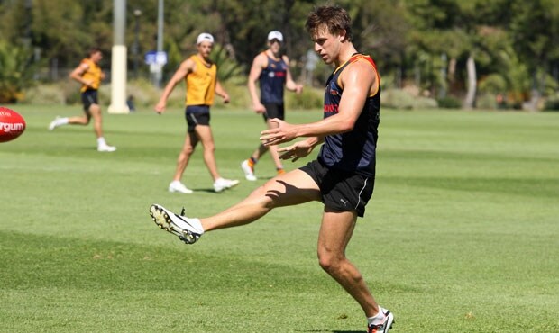 PS_Brodie-Smith_kick_HERO_620X370.jpg